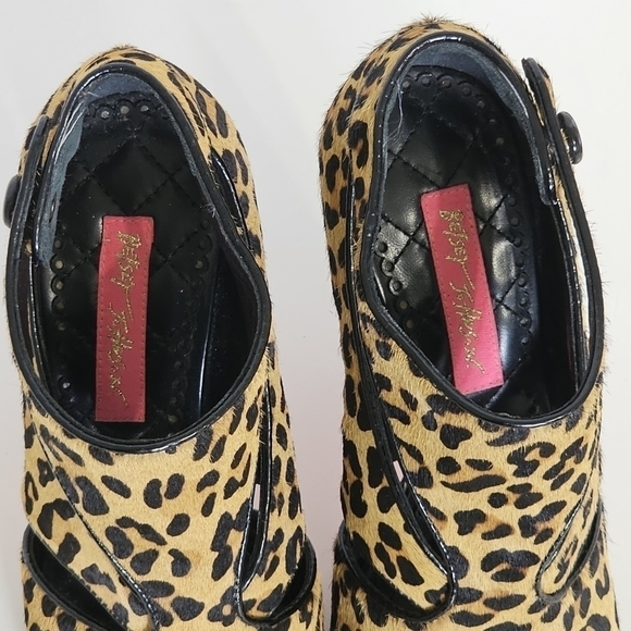 Betsy Johnson Leopard Print Heels - Picture 12 of 12